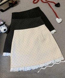 MEMECLE（メメクル）の「【 MEMECLE / メメクル 】フリル付き ドット柄ミニスカート（スカート）」