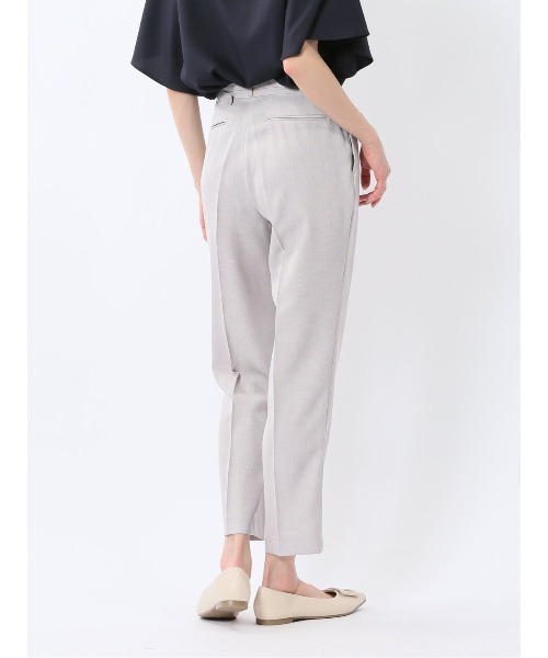 m.f.editorial(エムエフエディトリアル)の「【ストレッチ ウォッシャブル】m.f.エディトリアルレディース テーパードパンツ グレー(セットアップ可能)(スーツジャケット・レディース・ライトグレー・S/MEDIUM/LARGE/X-LARGE)」の3枚目の写真