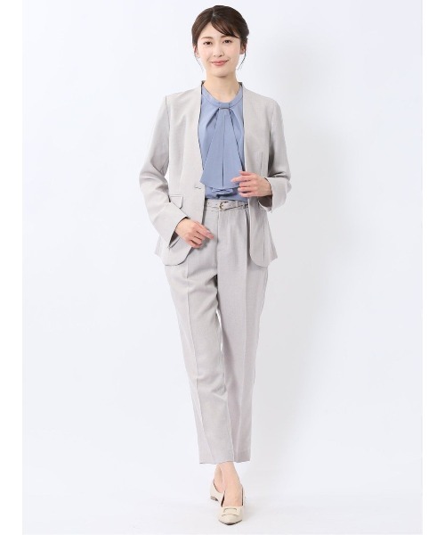 m.f.editorial(エムエフエディトリアル)の「【ストレッチ ウォッシャブル】m.f.エディトリアルレディース テーパードパンツ グレー(セットアップ可能)(スーツジャケット・レディース・ライトグレー・S/MEDIUM/LARGE/X-LARGE)」の12枚目の写真