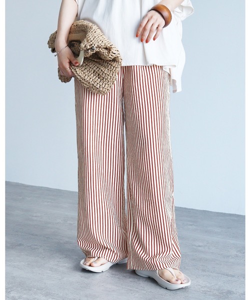 reca（レカ）の「無地/ストライプエンボス加工イージーパンツ（その他パンツ・レディース・ブルー系その他2/ブラック/ブルー/グリーン/テラコッタ/ブルー系その他/ブラウン系その他/ブラック系その他/グリーン系その他・M）」の4枚目の写真