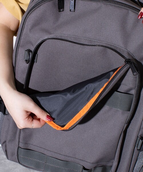 UNIVERSAL OVERALL(ユニバーサルオーバーオール)の「【UNIVERSAL OVERALL】TAPE RUCKSACK バックパック リュック(バックパック/リュック・メンズ・チャコールグレー/ベージュ/ネイビー/ブラック・FREE)」の13枚目の写真