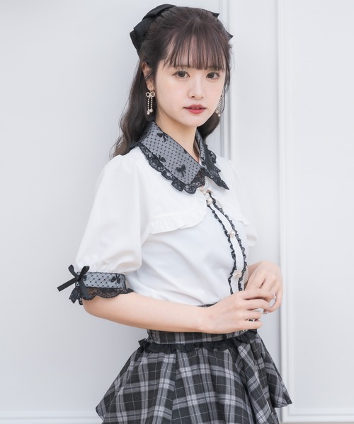 JUSGLITTY - 新品タグ付き チョーカー付袖ボリュームブラウス JUSGLITTY - 新品タグ付☆チョーカー付袖ボリュームブラウスの
