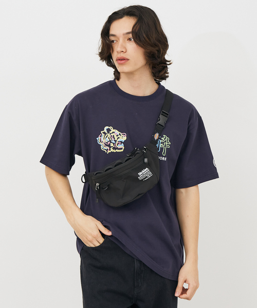 Dickies（ディッキーズ）の「【DICKIES/ディッキーズ】TEXT LOGO WAISTBAG 80977200/バッグ/ロゴ【WEB限定】（ボディバッグ/ウエストポーチ・メンズ・チャコールグレー/ブラック/グレー/ライトブラウン・フリー）」の8枚目の写真