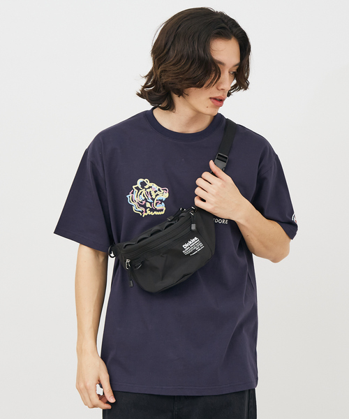 Dickies（ディッキーズ）の「【DICKIES/ディッキーズ】TEXT LOGO WAISTBAG 80977200/バッグ/ロゴ【WEB限定】（ボディバッグ/ウエストポーチ・メンズ・チャコールグレー/ブラック/グレー/ライトブラウン・フリー）」の9枚目の写真