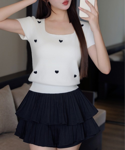 FINEnough（ファインナフ）の「ハートモチーフスクエアネック半袖ニットトップス（ニット/セーター・レディース・イエロー/ホワイト/ピンク/ブルー/チャコールグレー・FREE）」の11枚目の写真