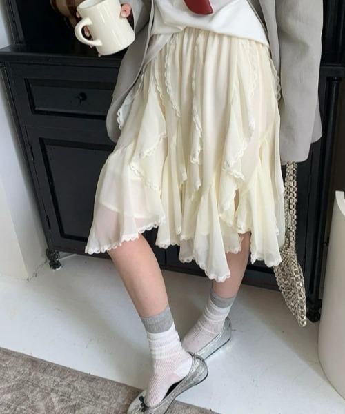 gossip!ロサンゼルス(ゴシップロサンゼルス)の「レトロ アシンメトリーレース切り替えスカート ティアード(スカート・レディース・オフホワイト/ブラック・FREE)」の17枚目の写真