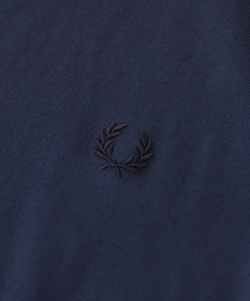 FRED PERRY(フレッドペリー)の「FRED PERRY(フレッドペリー) TWIN TIPPED Tシャツ M1588(Tシャツ/カットソー・メンズ・チャコールグレー/ブラック/ホワイト/ネイビー/ダークブルー・MEDIUM/LARGE/X-LARGE)」の7枚目の写真