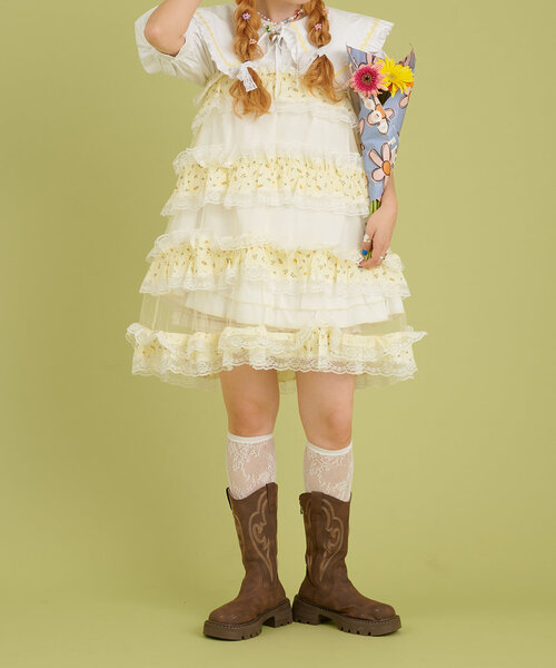 w closet（ダブルクローゼット）の「【あみこ企画】花柄レースティアードキャミワンピース（チュニック・レディース・イエロー/アイボリー・FREE）」の13枚目の写真