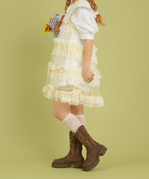 w closet（ダブルクローゼット）の「【あみこ企画】花柄レースティアードキャミワンピース（チュニック・レディース・イエロー/アイボリー・FREE）」の11枚目の写真