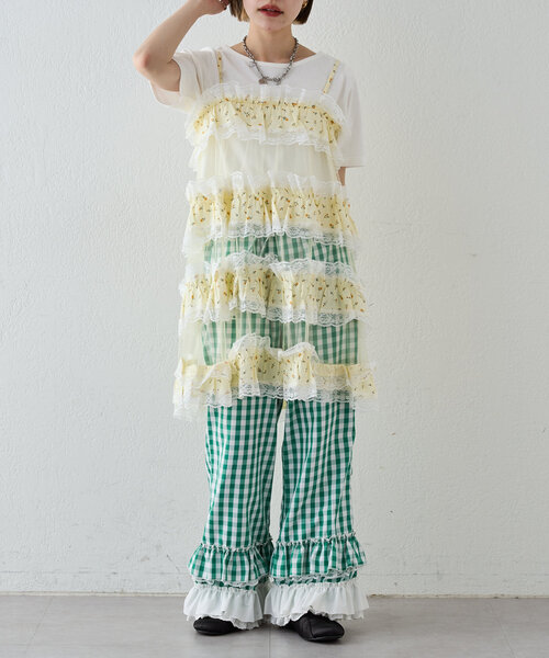 w closet（ダブルクローゼット）の「【あみこ企画】花柄レースティアードキャミワンピース（チュニック・レディース・イエロー/アイボリー・FREE）」の8枚目の写真