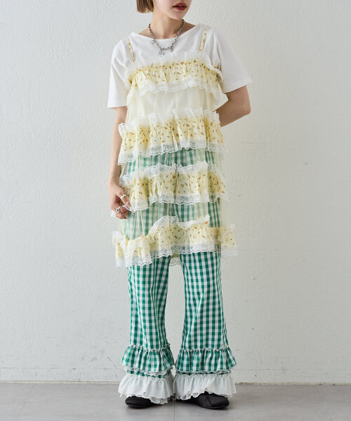 w closet（ダブルクローゼット）の「【あみこ企画】花柄レースティアードキャミワンピース（チュニック・レディース・イエロー/アイボリー・FREE）」の7枚目の写真