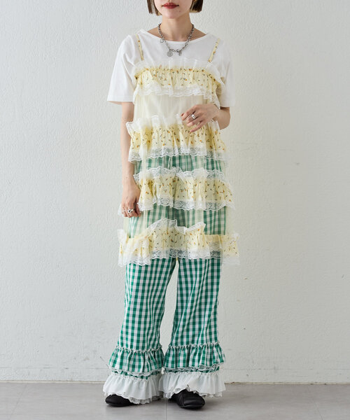 w closet（ダブルクローゼット）の「【あみこ企画】花柄レースティアードキャミワンピース（チュニック・レディース・イエロー/アイボリー・FREE）」の4枚目の写真