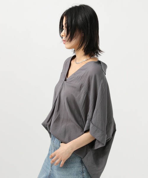 BAYFLOW（ベイフロー）の「[ひんやりとした肌触り]シアースキッパーシャツ（シャツ/ブラウス・レディース・チャコール/ライトグレー/ライトブルー・FREE）」の7枚目の写真