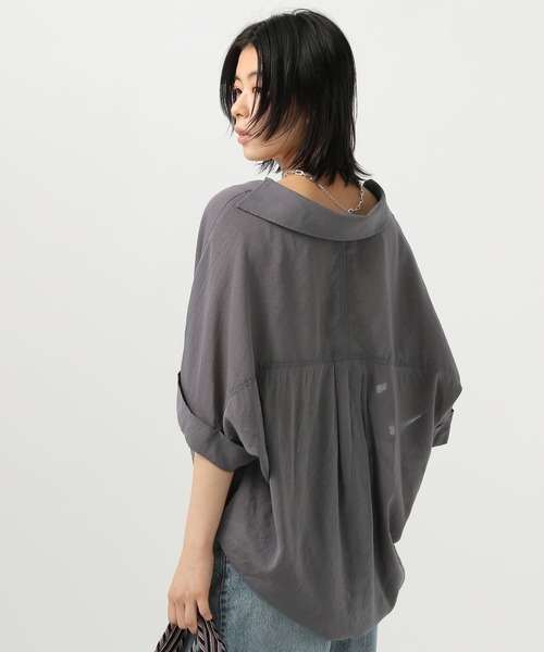 BAYFLOW（ベイフロー）の「[ひんやりとした肌触り]シアースキッパーシャツ（シャツ/ブラウス・レディース・チャコール/ライトグレー/ライトブルー・FREE）」の8枚目の写真