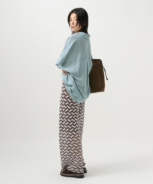 BAYFLOW（ベイフロー）の「[ひんやりとした肌触り]シアースキッパーシャツ（シャツ/ブラウス・レディース・チャコール/ライトグレー/ライトブルー・FREE）」の10枚目の写真