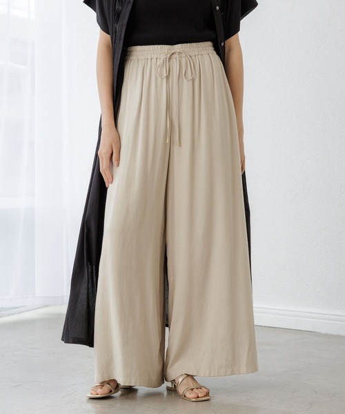 Elura（エルーラ）の「シャリサラワイドパンツ〈低身長サイズあり〉/450247（その他パンツ・レディース・ブラック/ベージュ/グリーン系その他/ダークブラウン/ブラウン系その他/ネイビー・SMALL/MEDIUM/LARGE/FREE(S)）」の4枚目の写真