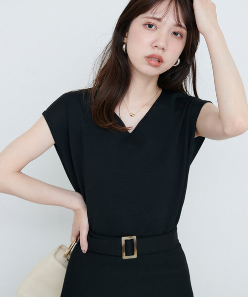 natural couture（ナチュラルクチュール）の「セットアップ対応　Vネックシンプルニット（ニット/セーター・レディース・ライトベージュ/ブルー/パープル/ブラック・FREE）」の2枚目の写真