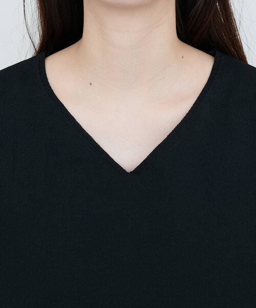 natural couture（ナチュラルクチュール）の「セットアップ対応　Vネックシンプルニット（ニット/セーター・レディース・ライトベージュ/ブルー/パープル/ブラック・FREE）」の6枚目の写真