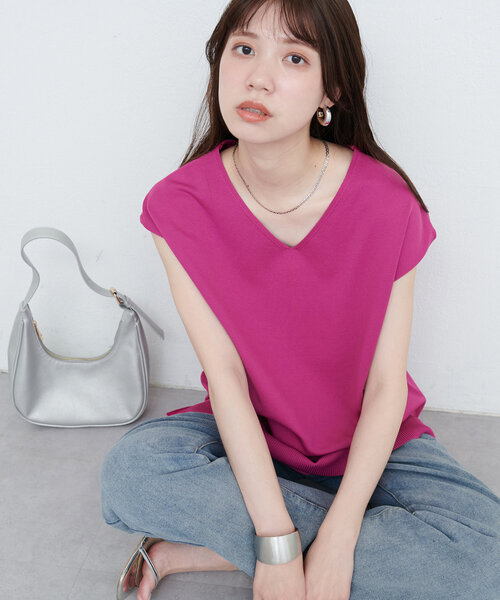 natural couture（ナチュラルクチュール）の「セットアップ対応　Vネックシンプルニット（ニット/セーター・レディース・ライトベージュ/ブルー/パープル/ブラック・FREE）」の11枚目の写真
