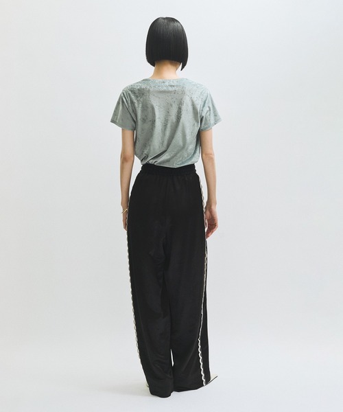 ADAM ET ROPE'（アダムエロペ）の「サイドレーストラックパンツ