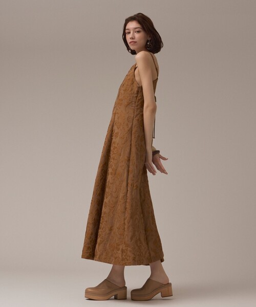GRACE CONTINENTAL(グレースコンチネンタル)の「リーフジャガードキャミワンピース(ワンピース・レディース・ベージュ/キャメル・38/36)」の13枚目の写真