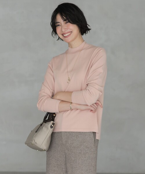 J.PRESS(ジェイプレス)の「【人気のため新色追加】PRINCE ハイネック ニット(ニット/セーター・レディース・ホワイト系/ブラック系/ベージュ系/ベージュ系1/ライトグレー系/ダルブルー系/イエロー系/ピンク系2/ライトグリーン/ふじ色系・T13/T15)」の10枚目の写真