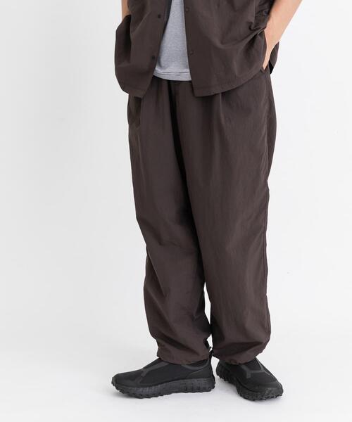 EKAL（エカル）の「『撥水/接触冷感/UR TECH』ナイロンタッサートラウザー（その他パンツ・メンズ・ネイビー/ブラウン/グレー・SMALL/MEDIUM/LARGE）」の3枚目の写真