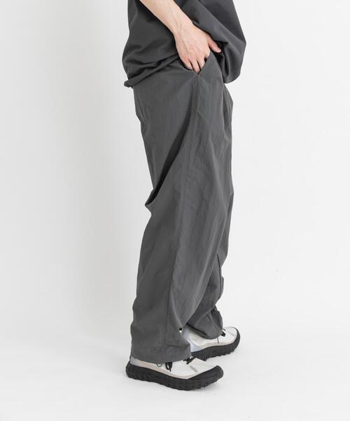 EKAL（エカル）の「『撥水/接触冷感/UR TECH』ナイロンタッサートラウザー（その他パンツ・メンズ・ネイビー/ブラウン/グレー・SMALL/MEDIUM/LARGE）」の4枚目の写真