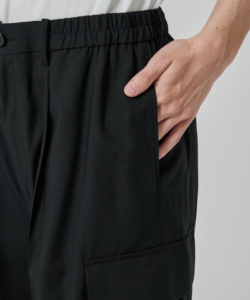STUDIOUS（ステュディオス）の「【涼しいウール】COOL WOOL CARGO PANTS（カーゴパンツ・メンズ・ダークグリーン/ブラック・1/2）」の16枚目の写真