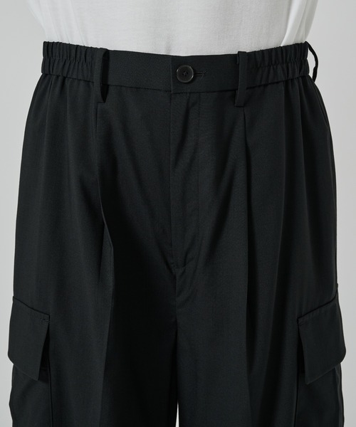 STUDIOUS（ステュディオス）の「【涼しいウール】COOL WOOL CARGO PANTS（カーゴパンツ・メンズ・ダークグリーン/ブラック・1/2）」の20枚目の写真