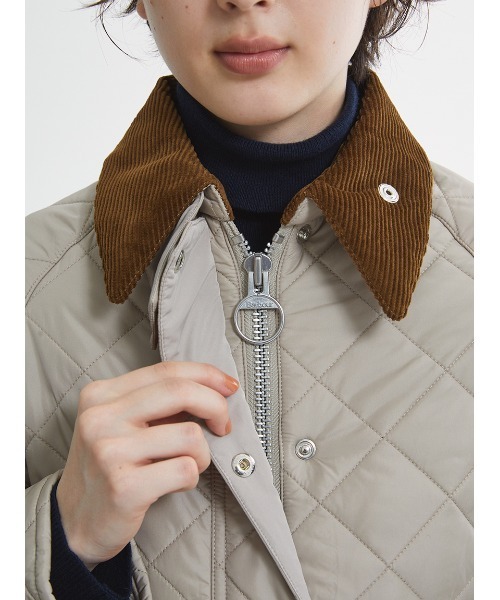 Barbour(バブアー)の「【COALVILLE / コールヴィル】キルティング ショート ジャケット"Japan Exclusive"(レディース)(その他アウター・レディース・ブラック/ベージュ・SMALL/MEDIUM)」の9枚目の写真