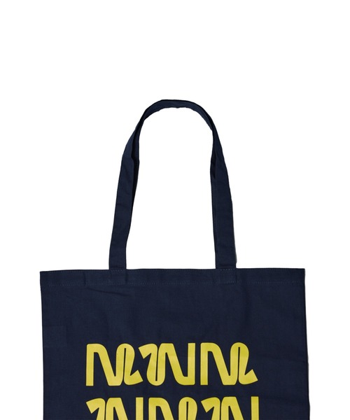 M TO R（ムウトアール）の「M TO R ORIGINAL LOGO CANVAS TOTE（トートバッグ・レディース・レッド/ネイビー/キナリ・FREE）」の5枚目の写真