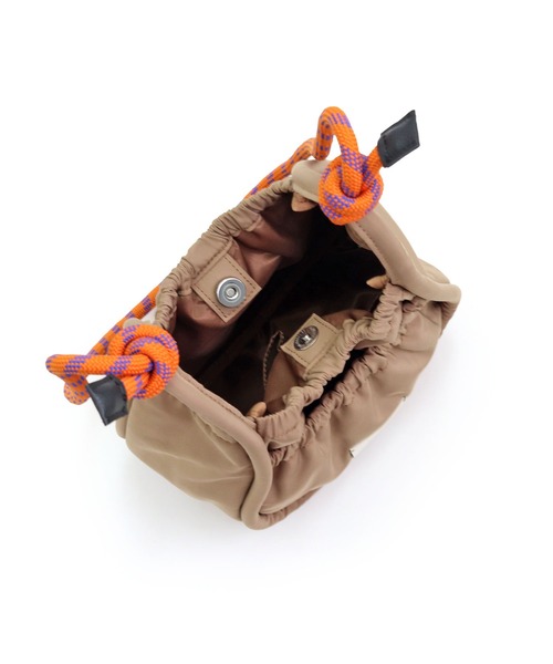 COLDE （コルデ）の「パラコードハンドルギャザーショルダーバッグ【詳細動画あり】（ショルダーバッグ・レディース・カーキ/ブラック/ベージュ・FREE）」の17枚目の写真