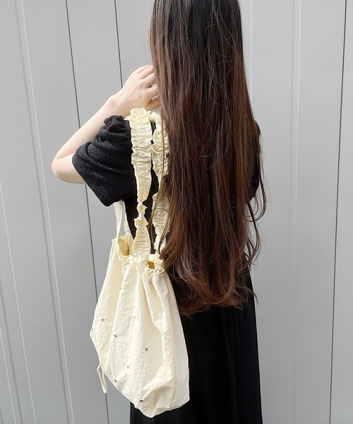 ⭐nana⭐ポケット巾着バッグ　Lulu large　ベージュ×ブラック ⭐nana⭐ポケット巾着バッグ Lulu large ベージュ×ブラック 巾着
