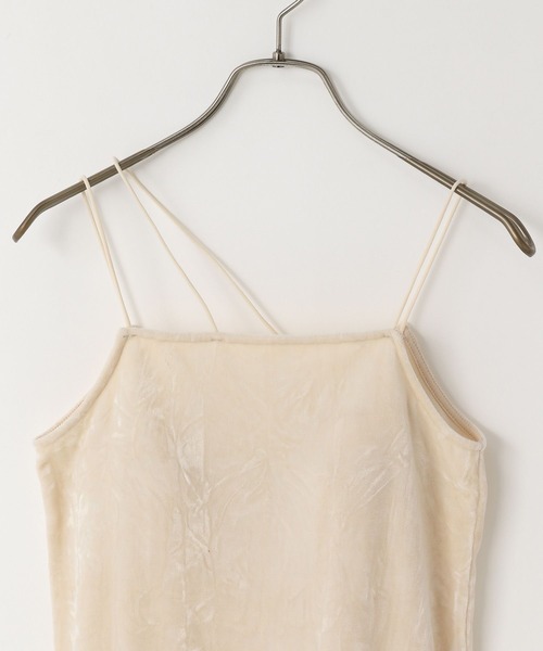 LOWRYS FARM(ローリーズファーム)の「ベロアカップキャミ 579414(キャミソール・レディース・ブラック/パープル/ブラウン/アイボリー・FREE)」の6枚目の写真