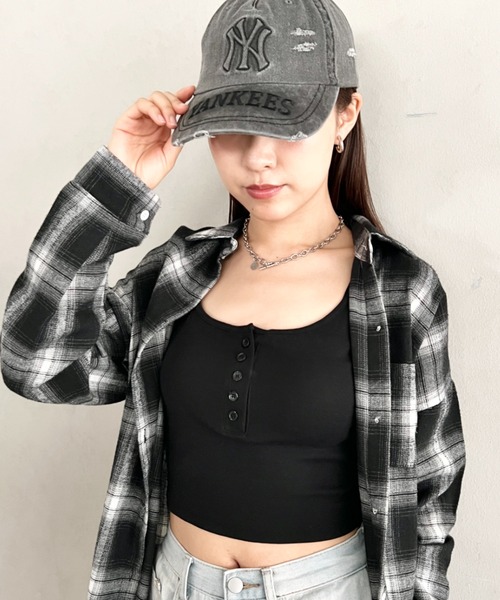 MLB（メジャーリーグベースボール）の「【日本未発売/WEB限定】MLB KOREA(エムエルビーコリア)/ヴィンテージ ダメージ エンボス加工 ベースボール キャップ 帽子/Vintage Embossed Damage Unstruck Ball Cap（キャップ・レディース・ワインレッド/ブラウン/ブラック・FREE）」の15枚目の写真