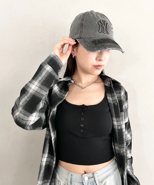 MLB（メジャーリーグベースボール）の「【日本未発売/WEB限定】MLB KOREA(エムエルビーコリア)/ヴィンテージ ダメージ エンボス加工 ベースボール キャップ 帽子/Vintage Embossed Damage Unstruck Ball Cap（キャップ・レディース・ワインレッド/ブラウン/ブラック・FREE）」の16枚目の写真