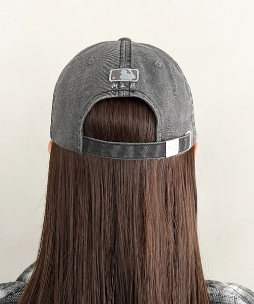 MLB（メジャーリーグベースボール）の「【日本未発売/WEB限定】MLB KOREA(エムエルビーコリア)/ヴィンテージ ダメージ エンボス加工 ベースボール キャップ 帽子/Vintage Embossed Damage Unstruck Ball Cap（キャップ・レディース・ワインレッド/ブラウン/ブラック・FREE）」の11枚目の写真