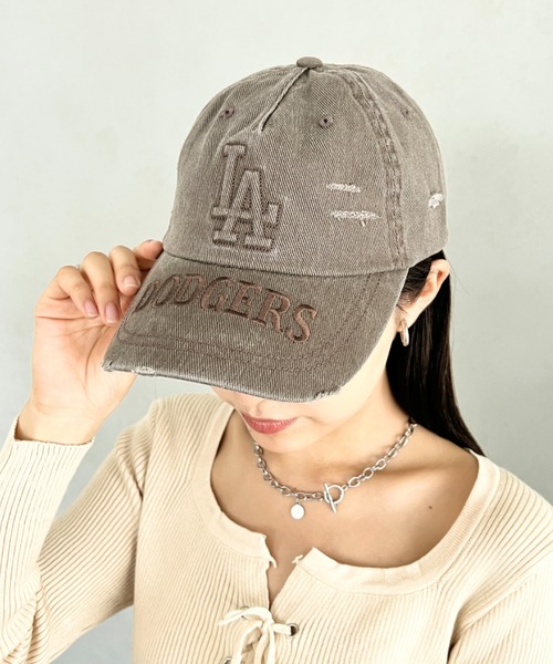 MLB（メジャーリーグベースボール）の「【日本未発売/WEB限定】MLB KOREA(エムエルビーコリア)/ヴィンテージ ダメージ エンボス加工 ベースボール キャップ 帽子/Vintage Embossed Damage Unstruck Ball Cap（キャップ・レディース・ワインレッド/ブラウン/ブラック・FREE）」の5枚目の写真
