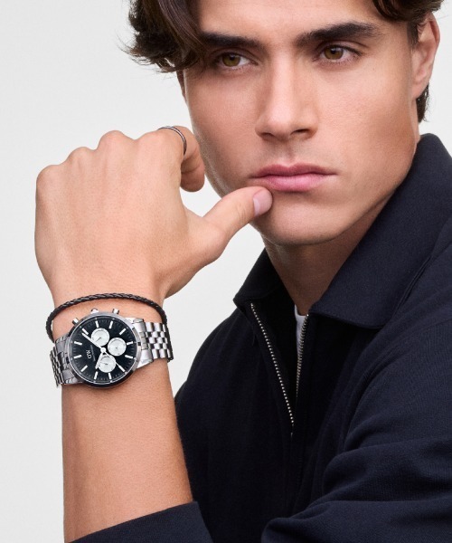 Daniel Wellington(ダニエルウェリントン)の「Iconic Chronograph 40MM Arch 5-Link Panda メンズ腕時計 シルバー(アナログ腕時計・メンズ・シルバー/シルバー×ブラック・40mm)」の2枚目の写真