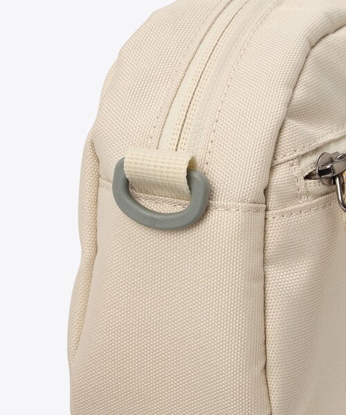 Columbia（コロンビア）の「撥水 Columbia／プライスストリーム ミニショルダー 2L バッグ／コロンビア（ショルダーバッグ・レディース・ベージュ/ブラック/パープル/ブルーグリーン/ホワイト・ONE SIZE）」の22枚目の写真