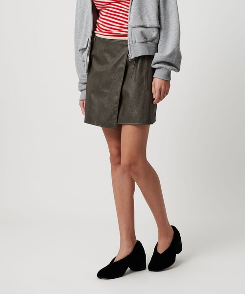 ATTISESSION（アティセッション）の「＜ATTISESSION＞レザーライク リバーシブル ラップ ミニスカート（スカート・レディース・ブラック/オリーブ・36/38）」の12枚目の写真