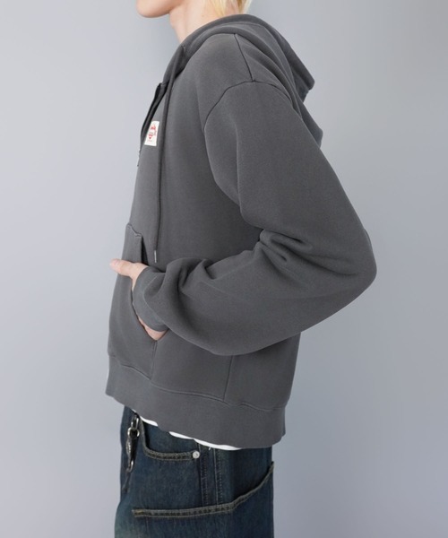 SPINNS（スピンズ）の「短丈ダブルジップパーカー/ワンポイントハート/リアルツリー/ショート丈（パーカー・メンズ・リアルツリーカモ/ブラック/グレー系その他/杢グレー/アッシュグレー/ブラック系その他/ピンク系その他・ONESIZE）」の9枚目の写真