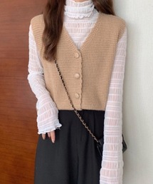 くるみボタン付きVネックニットベスト
