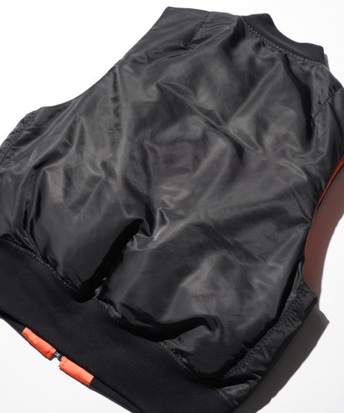 THRIFTY LOOK（スリフティールック）の「THRIFTY LOOK / スリフティールック EMBROIDERY MA-1 VEST スカジャン 刺しゅう MA-1 ベスト（ベスト・メンズ・ブラック/オリーブドラブ・MEDIUM/X-SMALL/LARGE）」の13枚目の写真