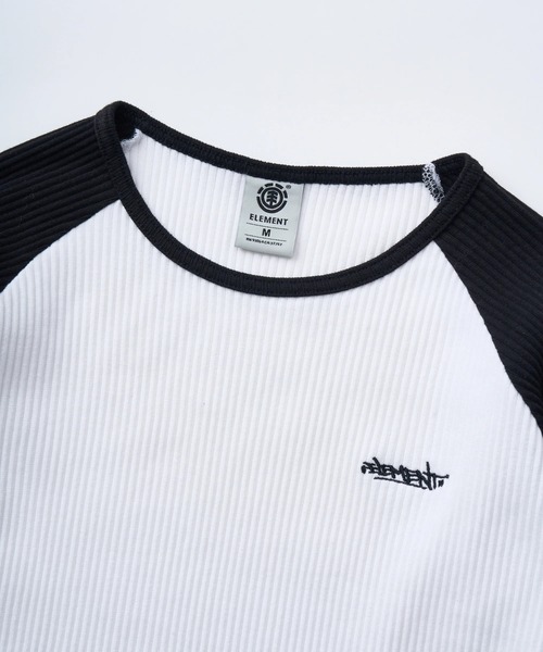 ELEMENT eden(エレメントエデン)の「ELEMENT レディース RIB RINGER LS WOMEN ロンT 【2025年秋冬モデル】/エレメントセットアップ対応クロップド丈ロゴワンポイントリブラグランスリーブ長袖ロンT(Tシャツ/カットソー・レディース・ホワイト×ブルー/ブラック/ホワイト・MEDIUM)」の14枚目の写真