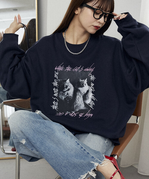 PUBLUX(パブリュクス)の「PUBLUX/パブリュクス キャット フォト 裏起毛 スウェット 限定展開(スウェット・レディース・ネイビー/チャコールグレー/ライトグレー・L/M/S)」の10枚目の写真