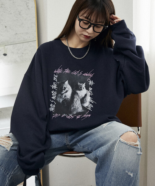 PUBLUX(パブリュクス)の「PUBLUX/パブリュクス キャット フォト 裏起毛 スウェット 限定展開(スウェット・レディース・ネイビー/チャコールグレー/ライトグレー・L/M/S)」の11枚目の写真