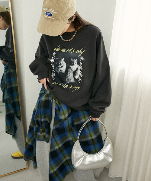 PUBLUX(パブリュクス)の「PUBLUX/パブリュクス キャット フォト 裏起毛 スウェット 限定展開(スウェット・レディース・ネイビー/チャコールグレー/ライトグレー・L/M/S)」の22枚目の写真