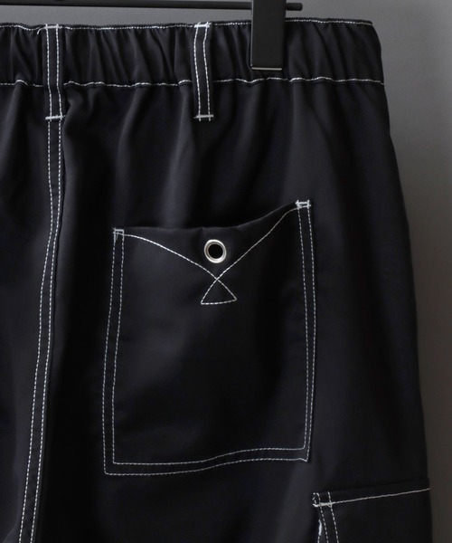 SITRY（シトリー）の「Chained Cargo Pants/チェーン付き ワイド カーゴパンツ（カーゴパンツ・メンズ・ホワイト/ブラック・M/L）」の4枚目の写真